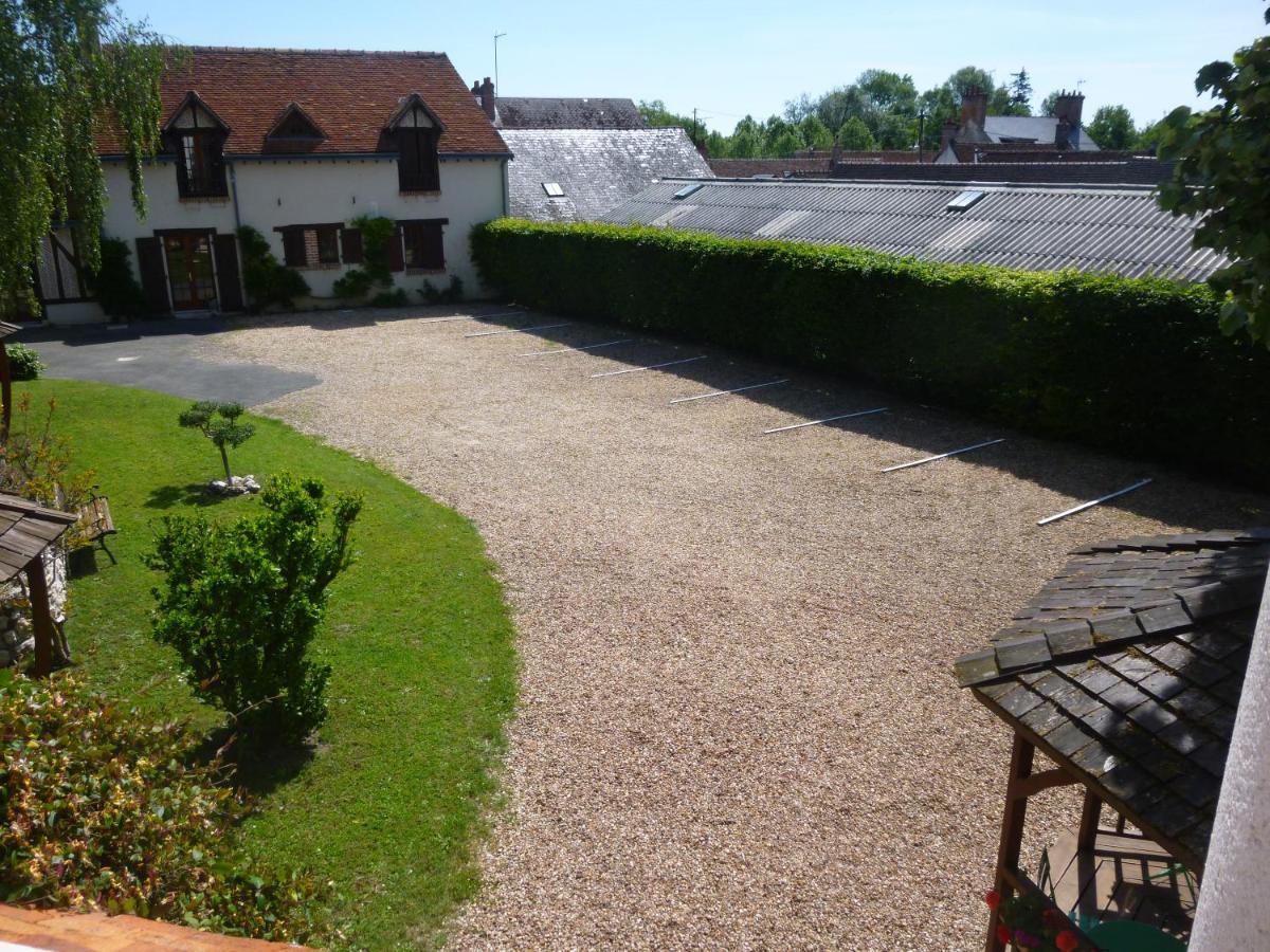 Hotel De La Bonnheure Bracieux Esterno foto