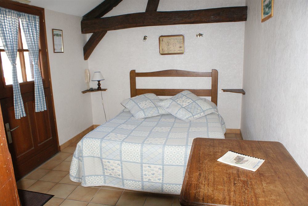 Hotel De La Bonnheure Bracieux Esterno foto