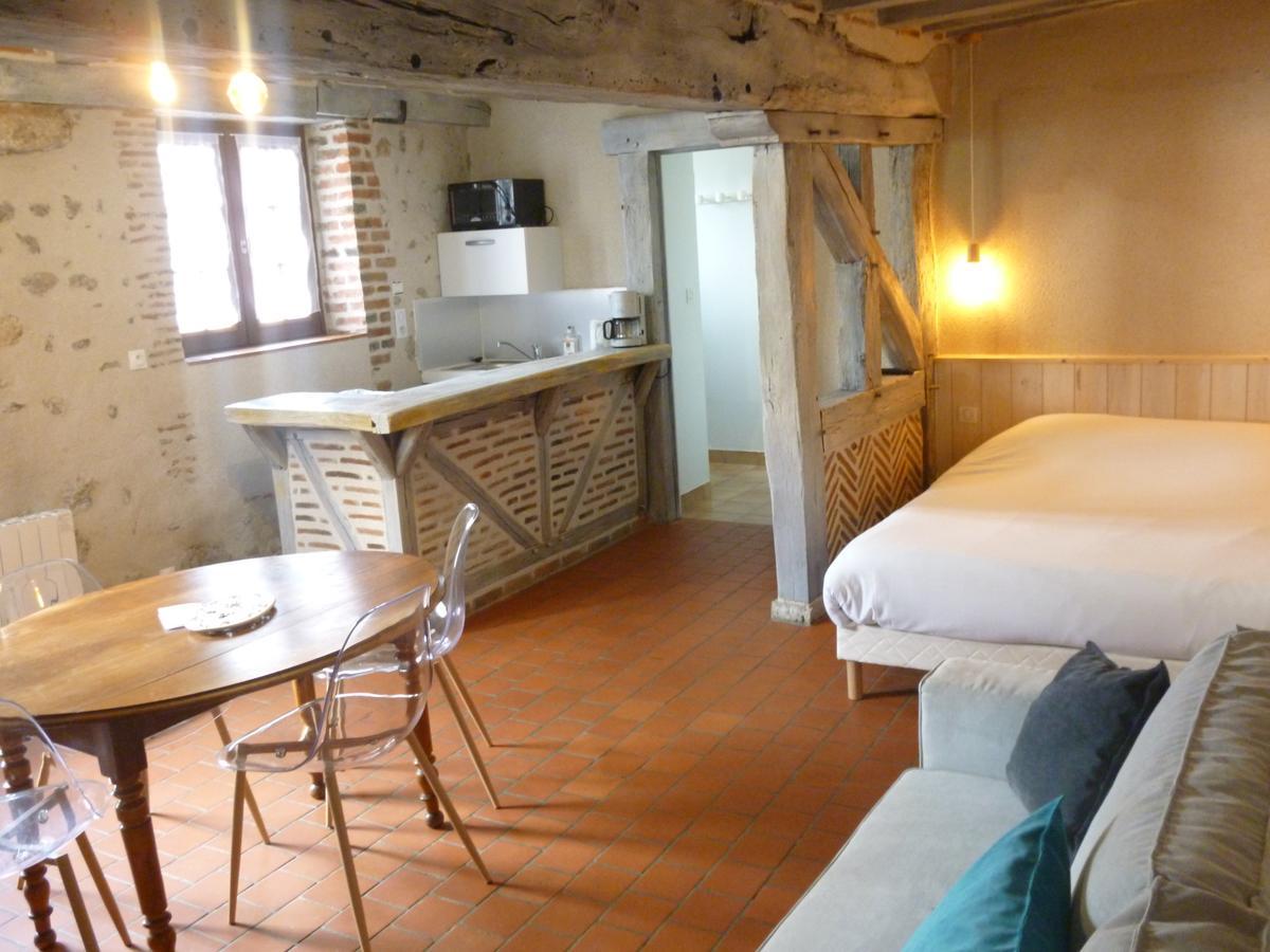 Hotel De La Bonnheure Bracieux Esterno foto