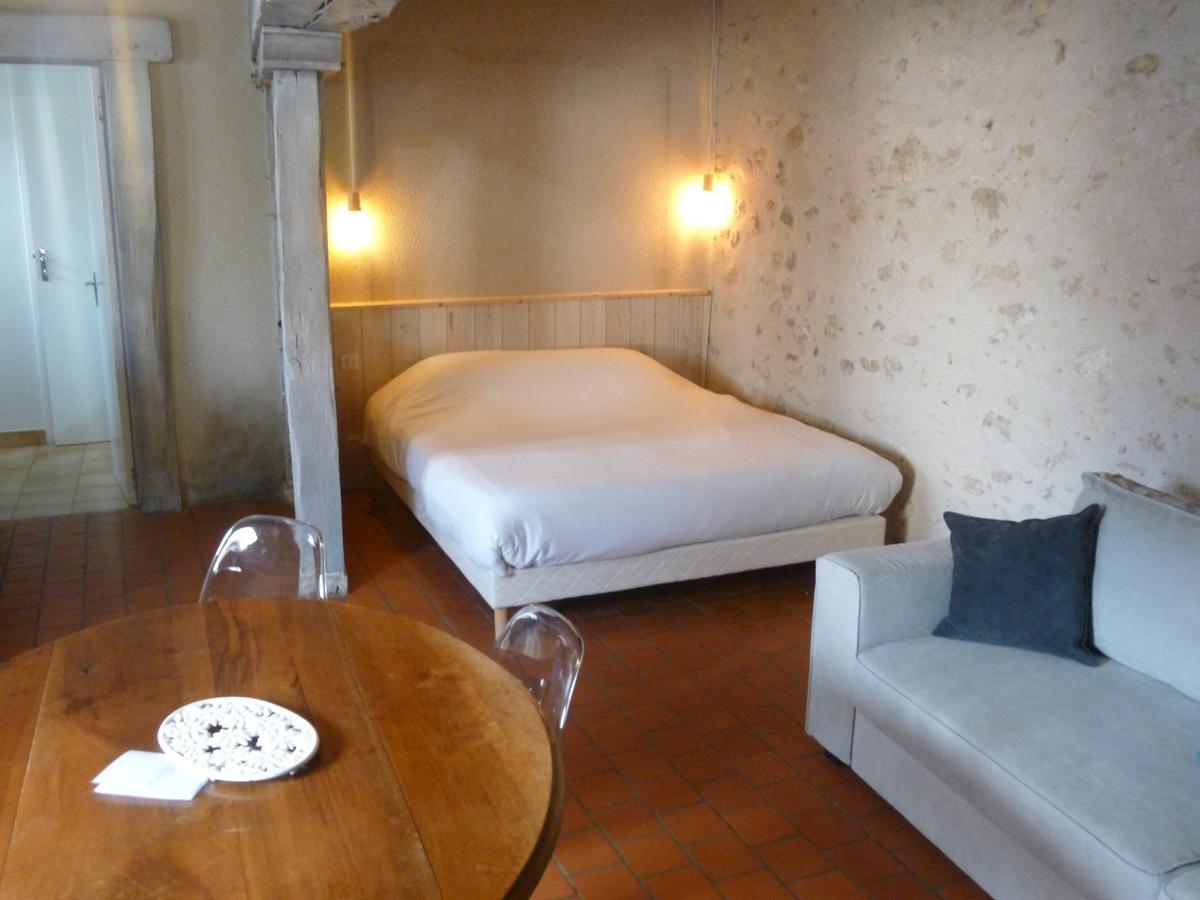 Hotel De La Bonnheure Bracieux Esterno foto